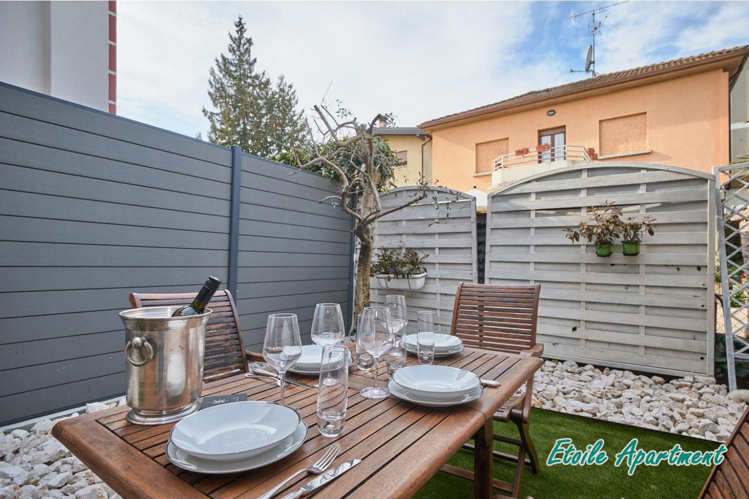 Casa Monique Apartments Desenzano del Garda Exterior foto
