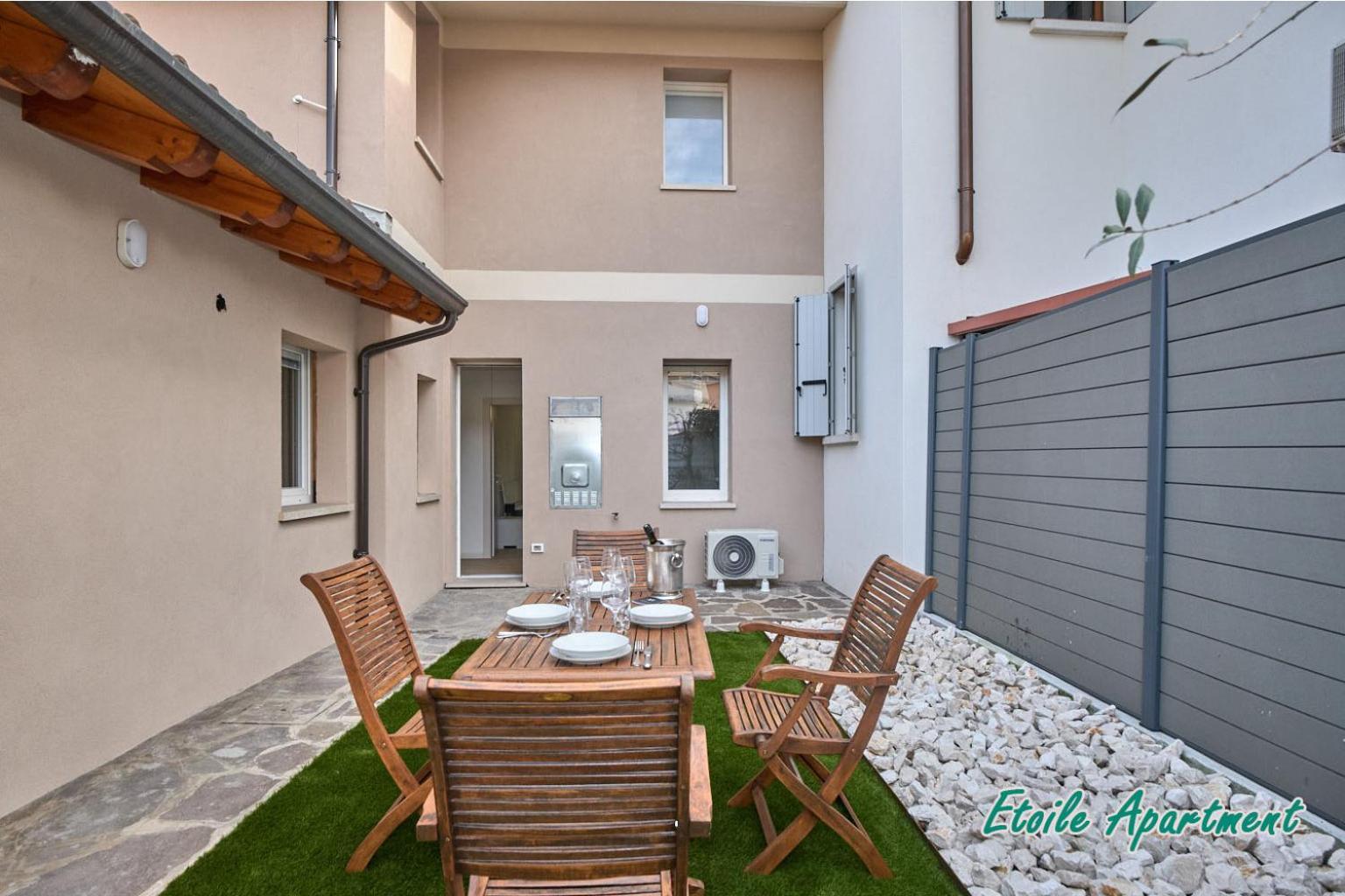 Casa Monique Apartments Desenzano del Garda Exterior foto